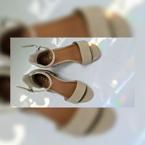 NEW Ladies block heel tan suede fancy 7.5